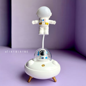 Astronaut in UFO LED Desk Lamp - Tinyminymo
