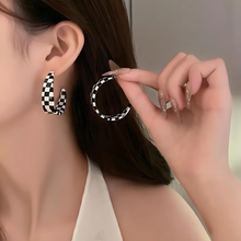 Load image into Gallery viewer, Chessboard Hoop Earring - Tinyminymo