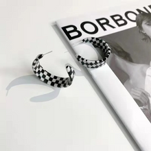 Load image into Gallery viewer, Chessboard Hoop Earring - Tinyminymo