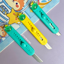Load image into Gallery viewer, Frog Charm Paper Cutter - Tinyminymo