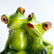 Load image into Gallery viewer, Frog Couple on Vacation Resin Piggy Bank - Tinyminymo