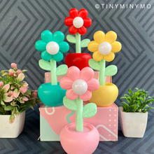 Load image into Gallery viewer, Kawaii Flower Mini Desk Lamp -Tinyminymo