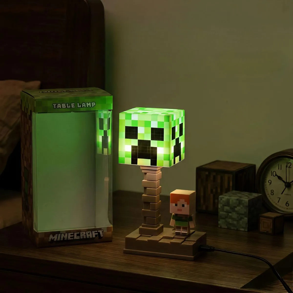 Minecraft-Themed Table Lamp on a Wooden Surface - Tinyminymo