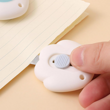 Load image into Gallery viewer, Mini Cat Paw Paper Cutter - Tinyminymo
