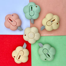Load image into Gallery viewer, Mini Flower Paper Cutter - Tinyminymo
