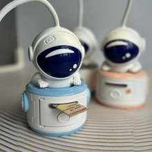 Load image into Gallery viewer, Multipurpose Astronaut Desk Lamp - Tinyminymo