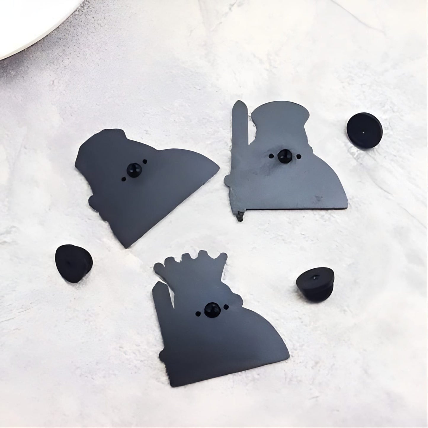Poker King and Queen Lapel Pin - Tinyminymo