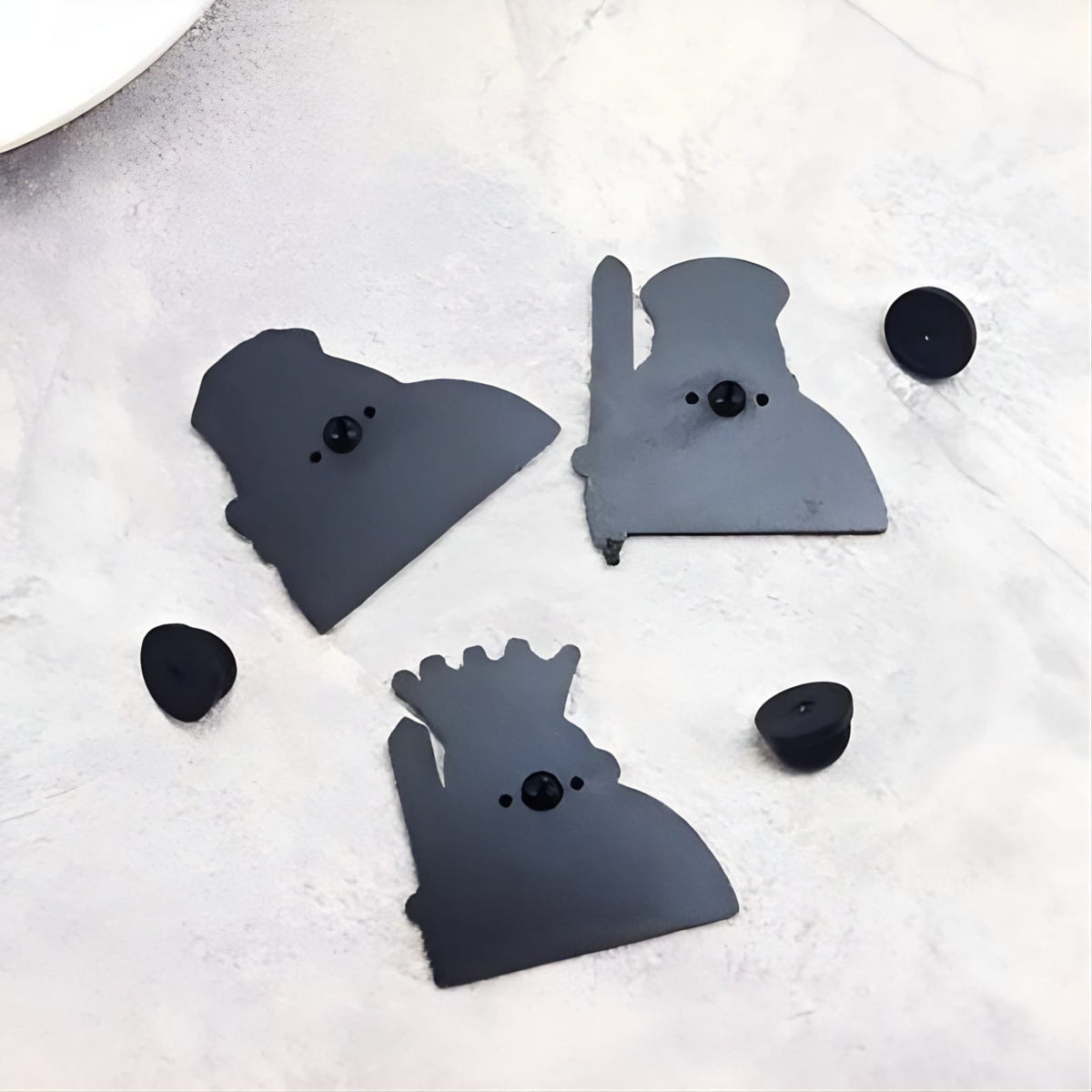 Poker King and Queen Lapel Pin - Tinyminymo