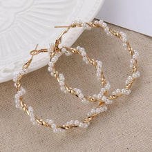 Load image into Gallery viewer, Twisted Pearl Hoop Earring - Tinyminymo