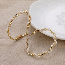Load image into Gallery viewer, Twisted Pearl Hoop Earring - Tinyminymo