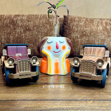 Load image into Gallery viewer, Vintage Car Shaped Bluetooth Speaker - Tinyminymo