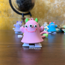 Load image into Gallery viewer, Walking Keychain - Tinyminymo