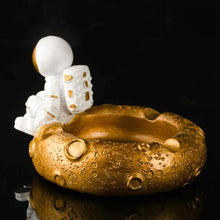 Load image into Gallery viewer, Astronaut Ashtray - Tinyminymo