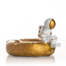 Load image into Gallery viewer, Astronaut Ashtray - Tinyminymo