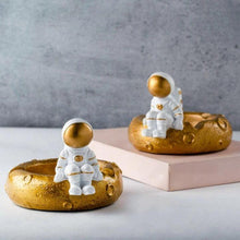 Load image into Gallery viewer, Astronaut Ashtray - Tinyminymo
