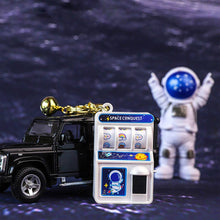 Load image into Gallery viewer, Astronaut Slot Machine Keychain - Tinyminymo