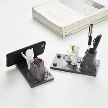 Load image into Gallery viewer, Astronaut Stationery and Phone Holder - Tinyminymo