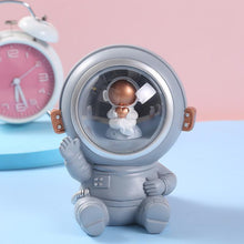 Load image into Gallery viewer, Astronaut Table Lamp - Tinyminymo