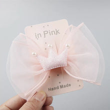 Load image into Gallery viewer, Crown Bow Clip