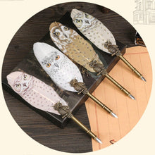 Load image into Gallery viewer, Hogwarts Feather Pen with Ink - Tinyminymo