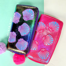 Load image into Gallery viewer, Holographic Shell Wallet