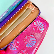 Load image into Gallery viewer, Holographic Shell Wallet