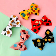 Load image into Gallery viewer, Polka Bow Clip -Tinyminymo