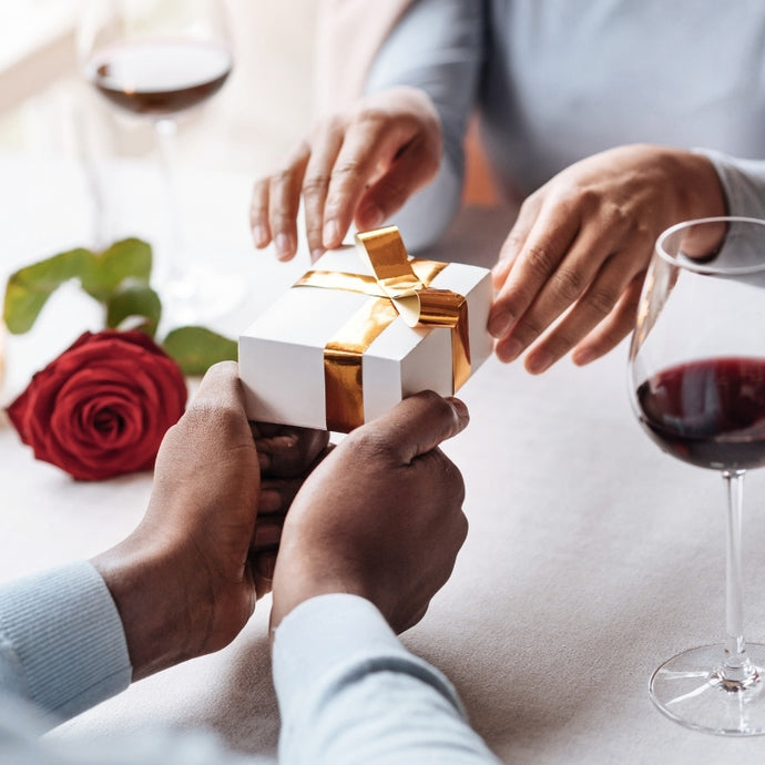 FUN GIFTS FOR COUPLES THAT YOUR PARTNER OR YOUR FAVORITE DUO WILL LOVE