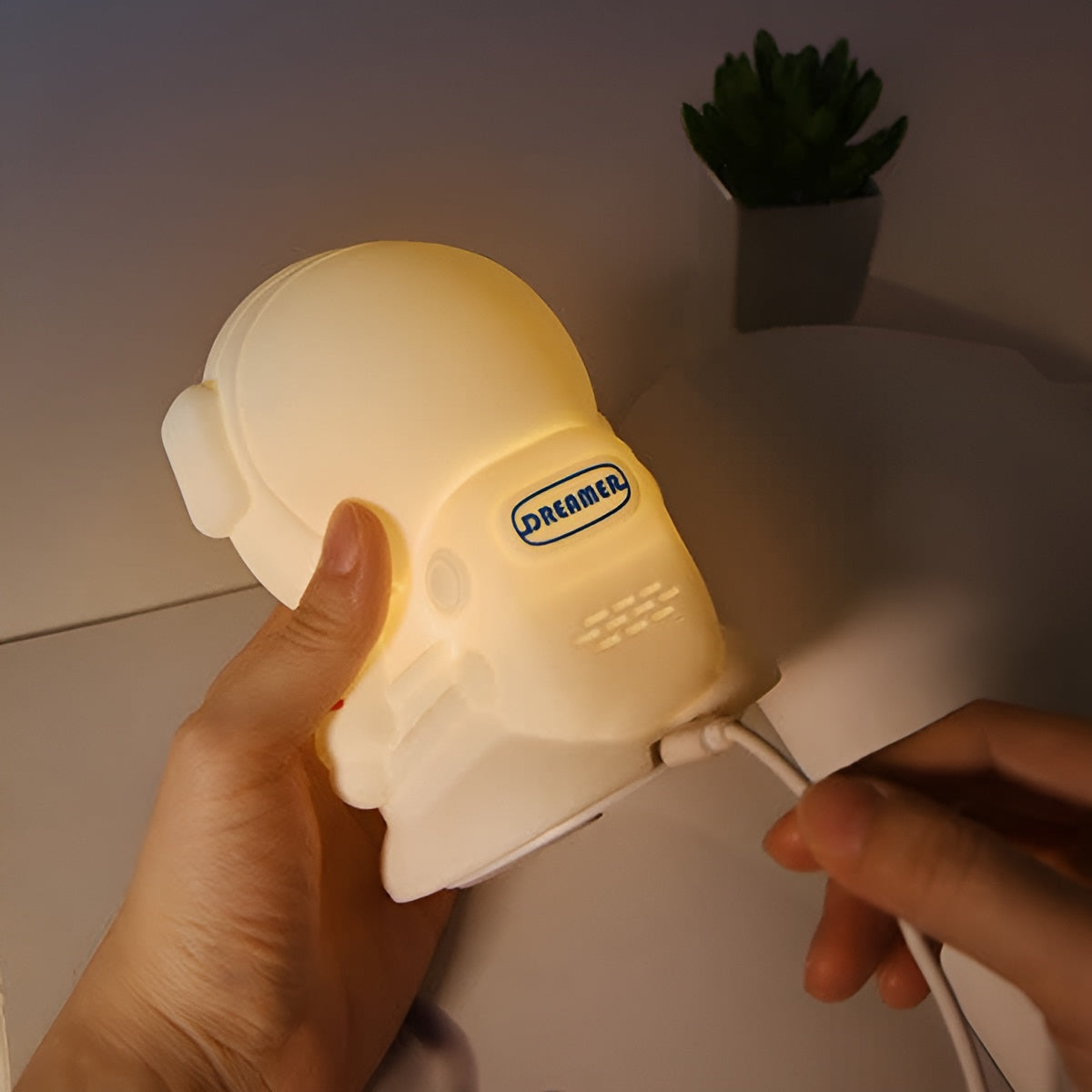 Astronaut Silicone Night Light - Tinyminymo