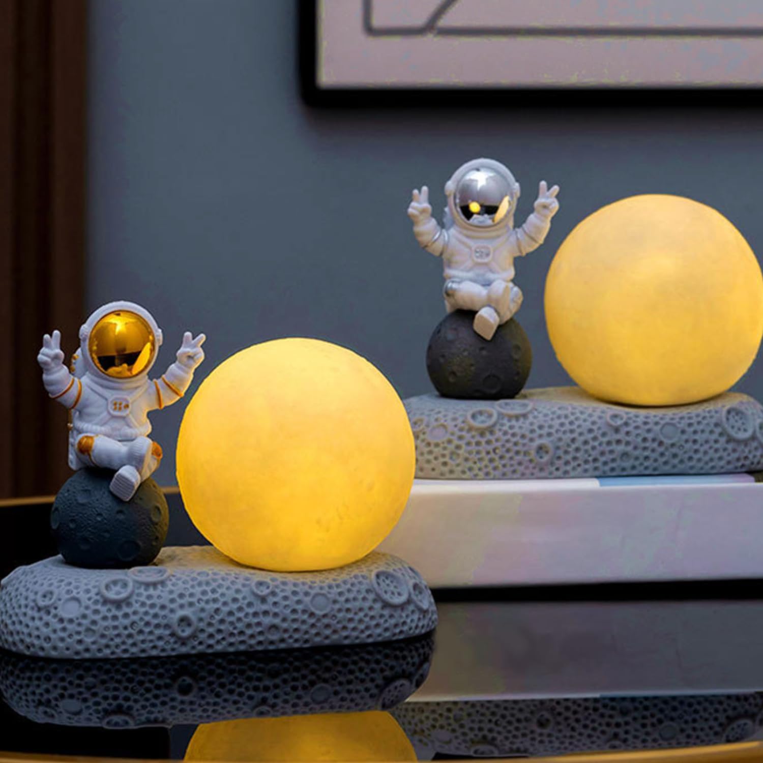 Astronaut with Moon Lamp - Tinyminymo