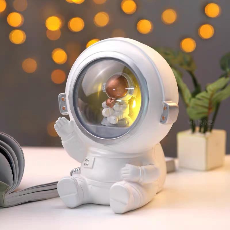 Astronaut Table Lamp - Tinyminymo