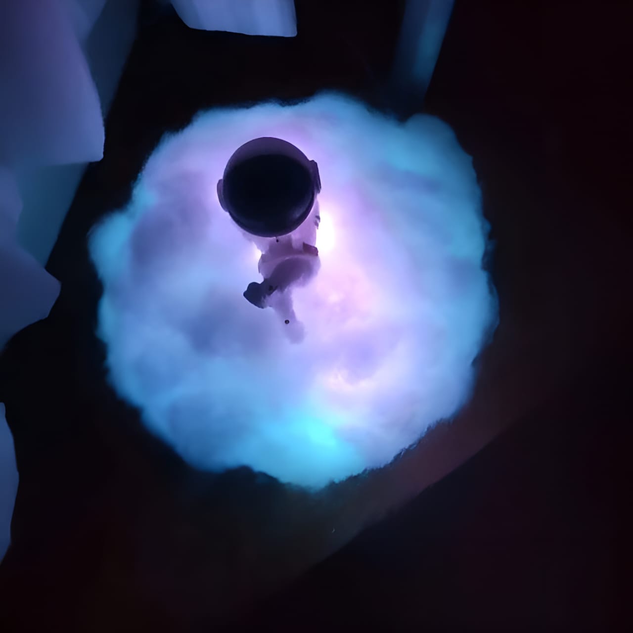 DIY Astronaut on Cloud Lamp - Tinyminymo