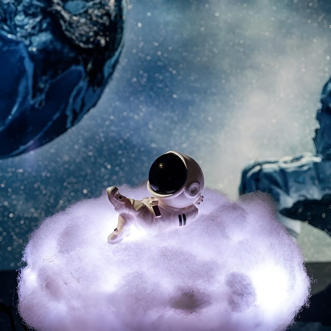 DIY Astronaut on Cloud Lamp - Tinyminymo