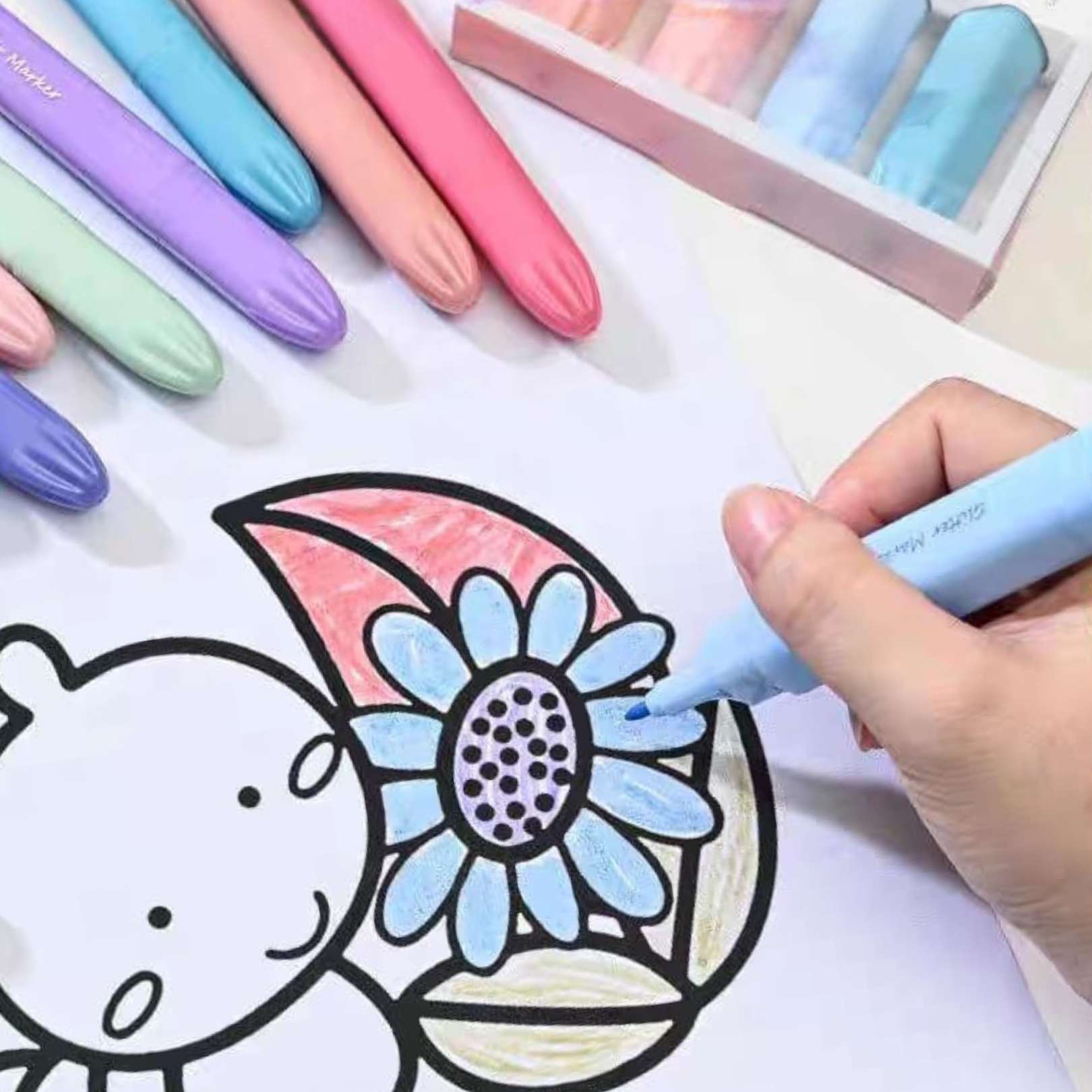 Dopamine Color Highlighter Set with a Partially Colored Flower and a Hand Holding One Highlighter – Tinyminymo