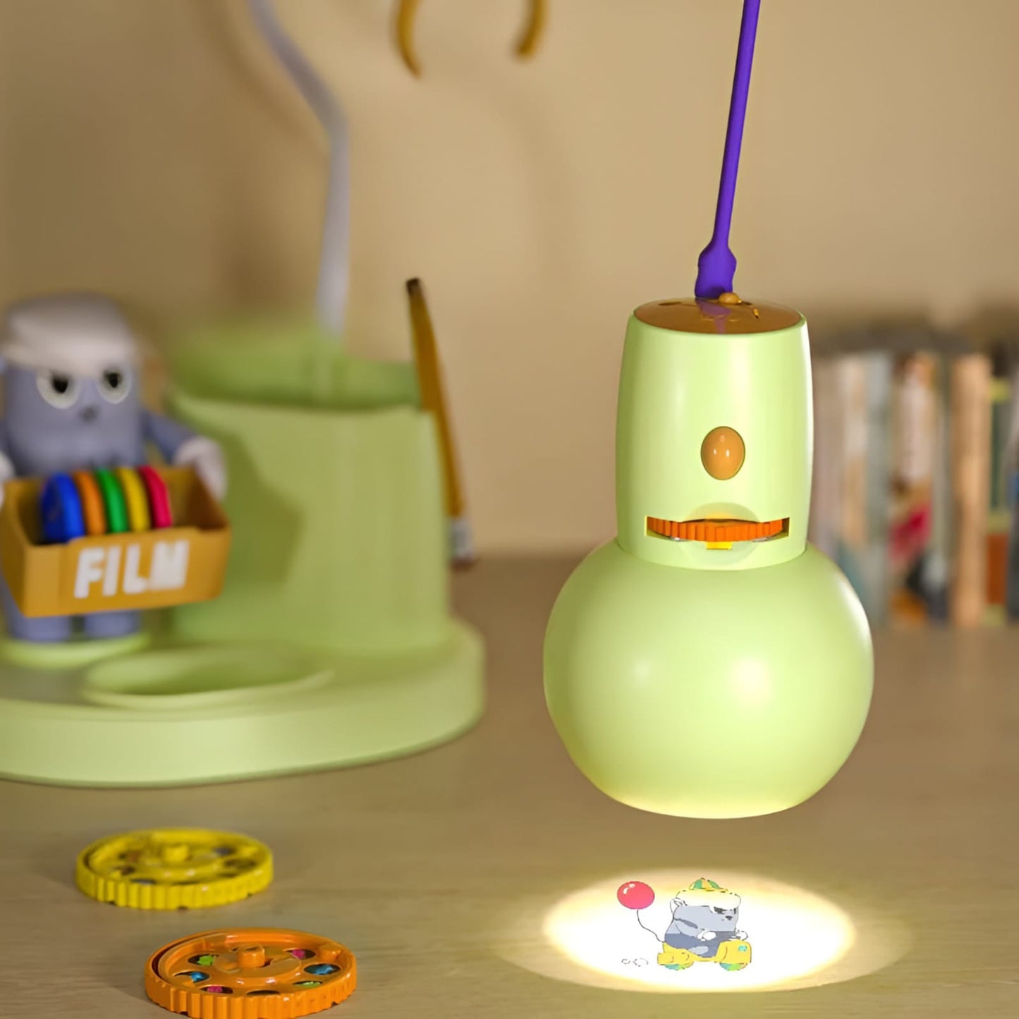 Dynamic Projector Desk Accessory - Tinyminymo