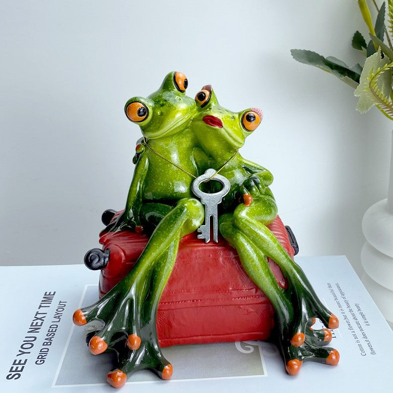 Frog Couple on Vacation Resin Piggy Bank - Tinyminymo