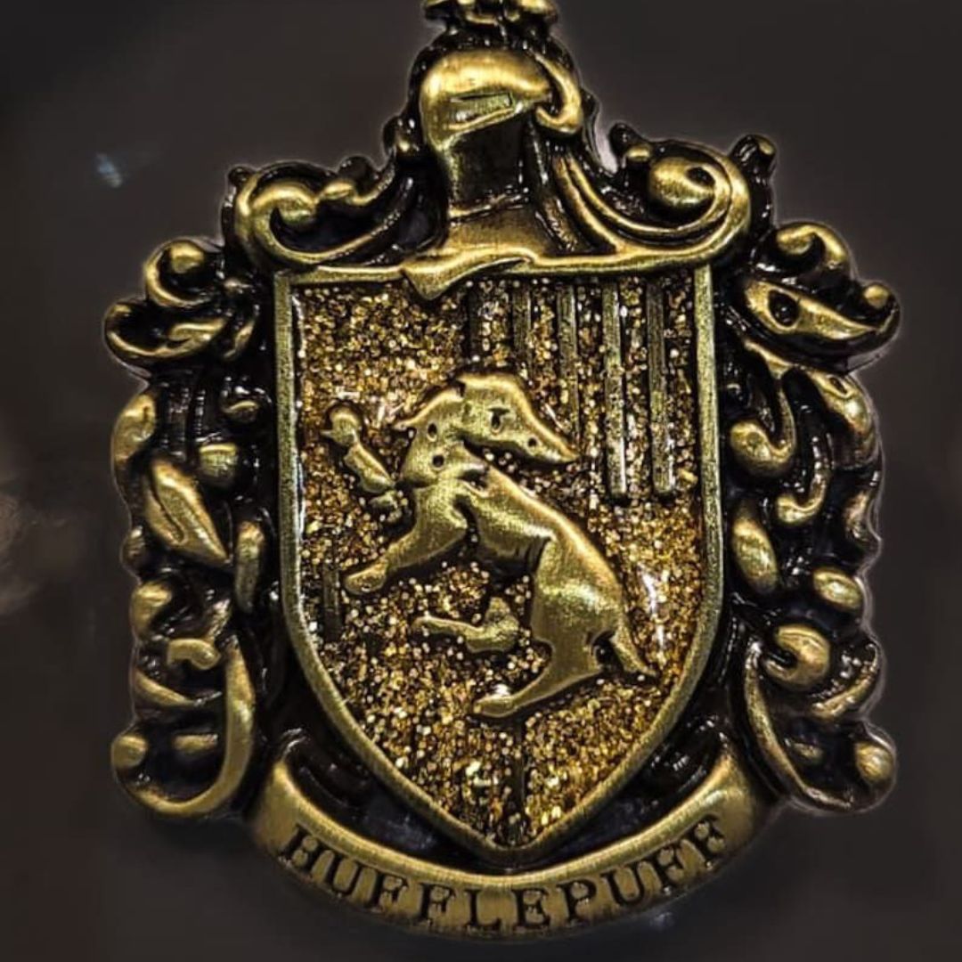 Harry Potter Hogwarts Crest Lapel-Pin, 'Hufflepuff' Design - Tinyminymo