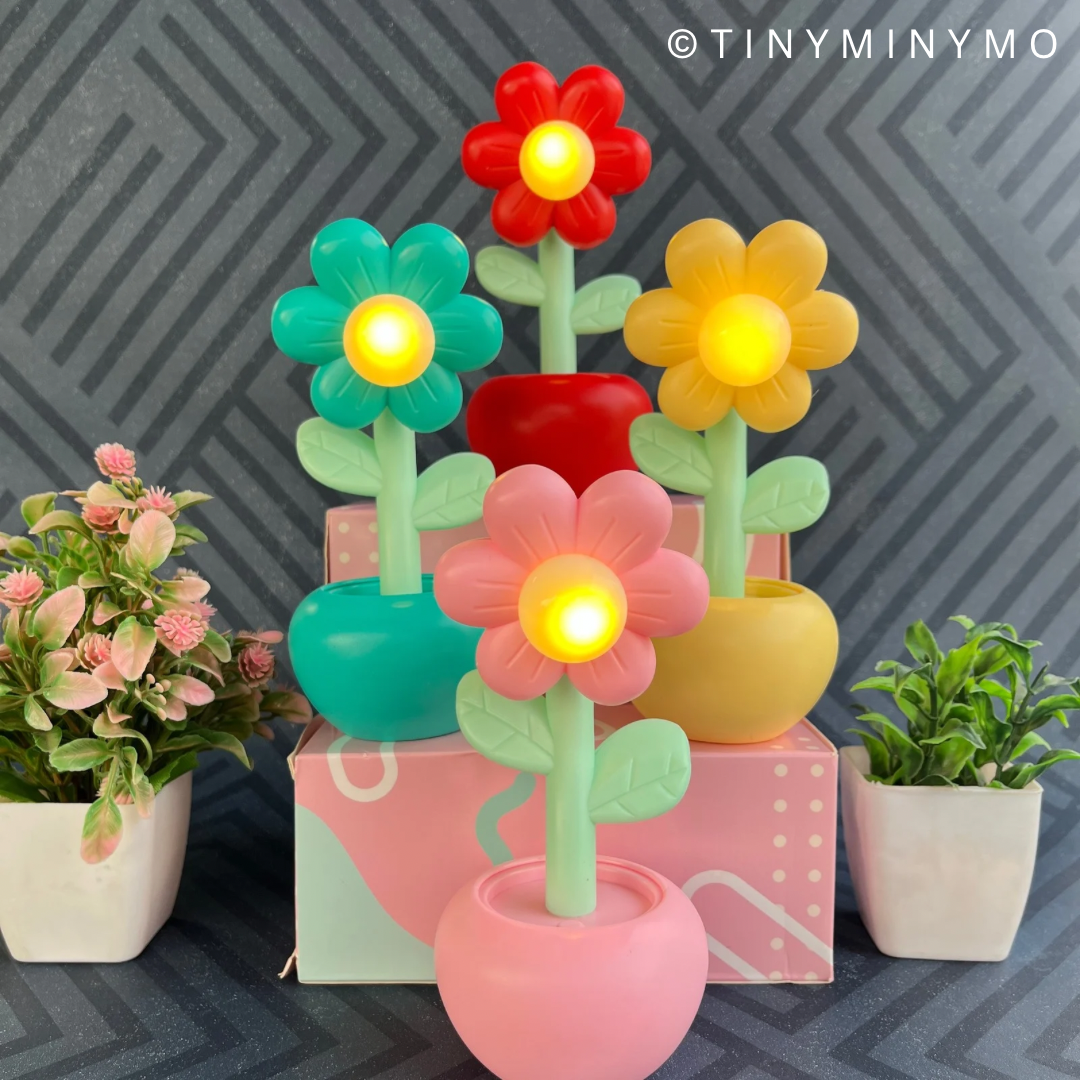 Kawaii Flower Mini Desk Lamp -Tinyminymo