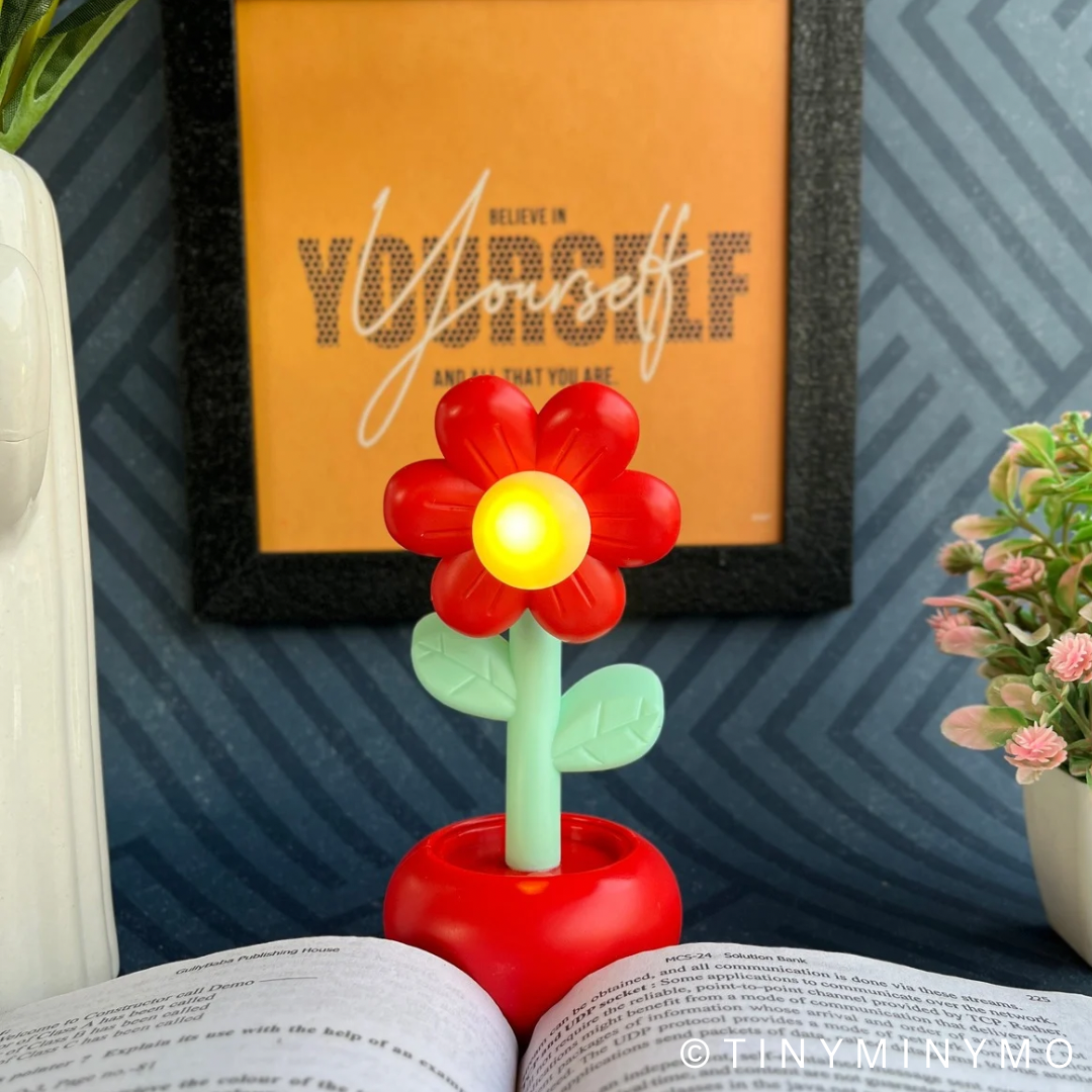 Kawaii Flower Mini Desk Lamp -Tinyminymo