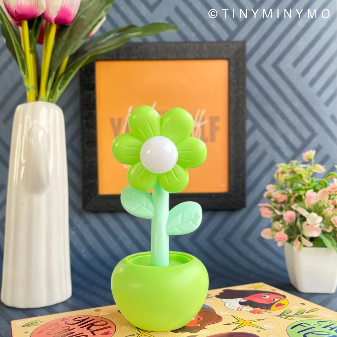 Kawaii Flower Mini Desk Lamp -Tinyminymo