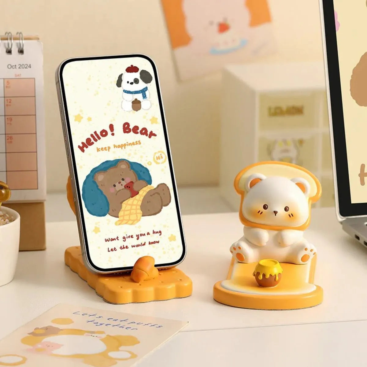 Phone stand with bear design on a Desk - Tinyminymo