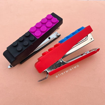 Two Colors of Lego Staplers - Tinyminymo