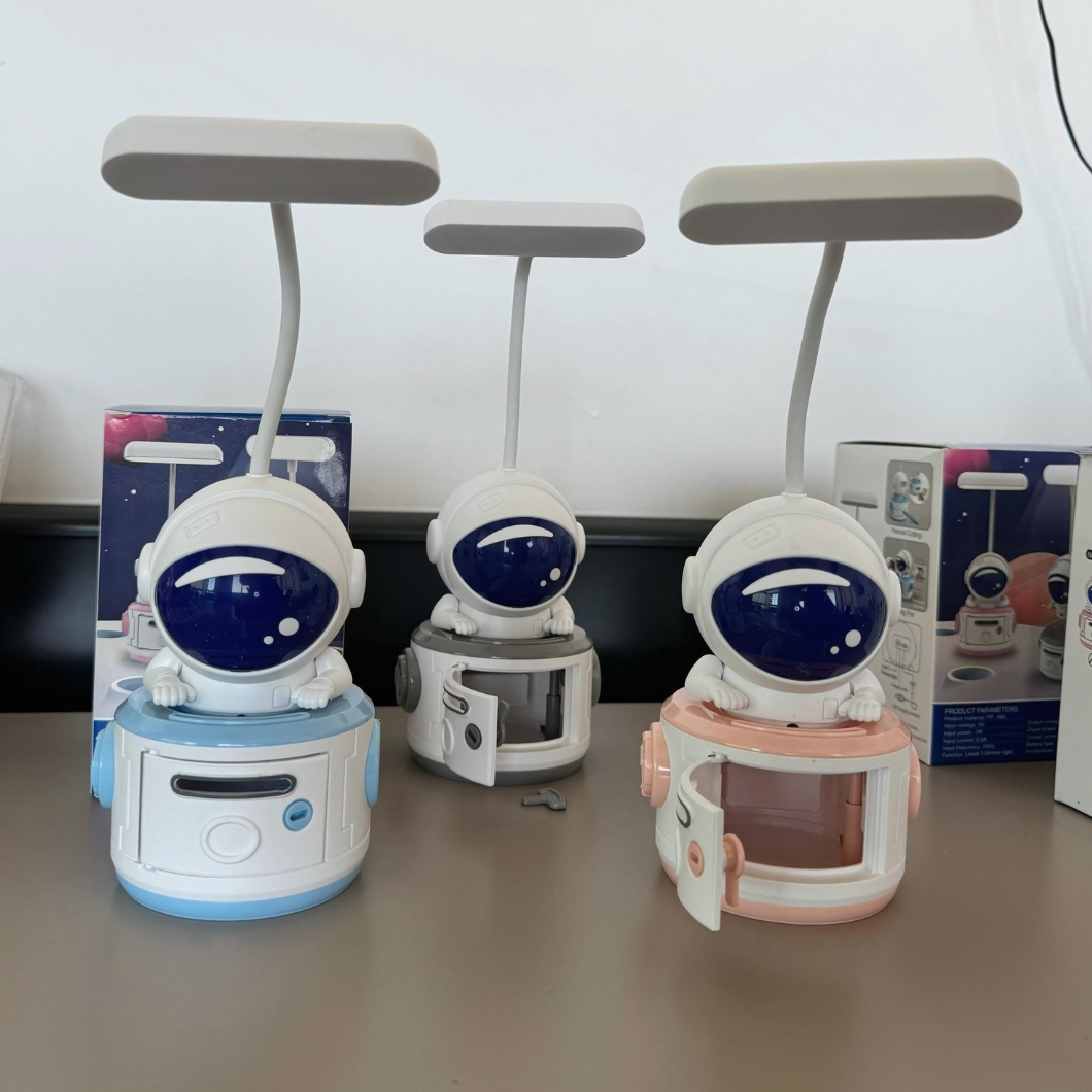 Multipurpose Astronaut Desk Lamp - Tinyminymo