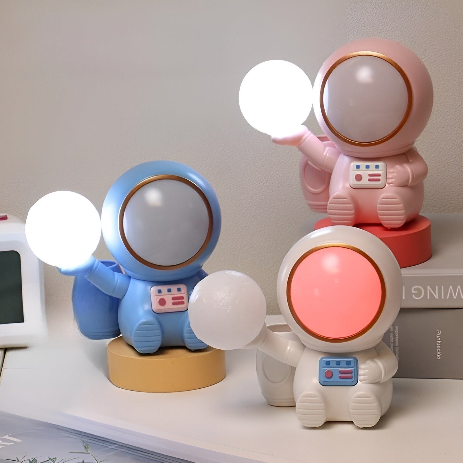 Multipurpose Astronaut with Moon Desk Lamp - Tinyminymo