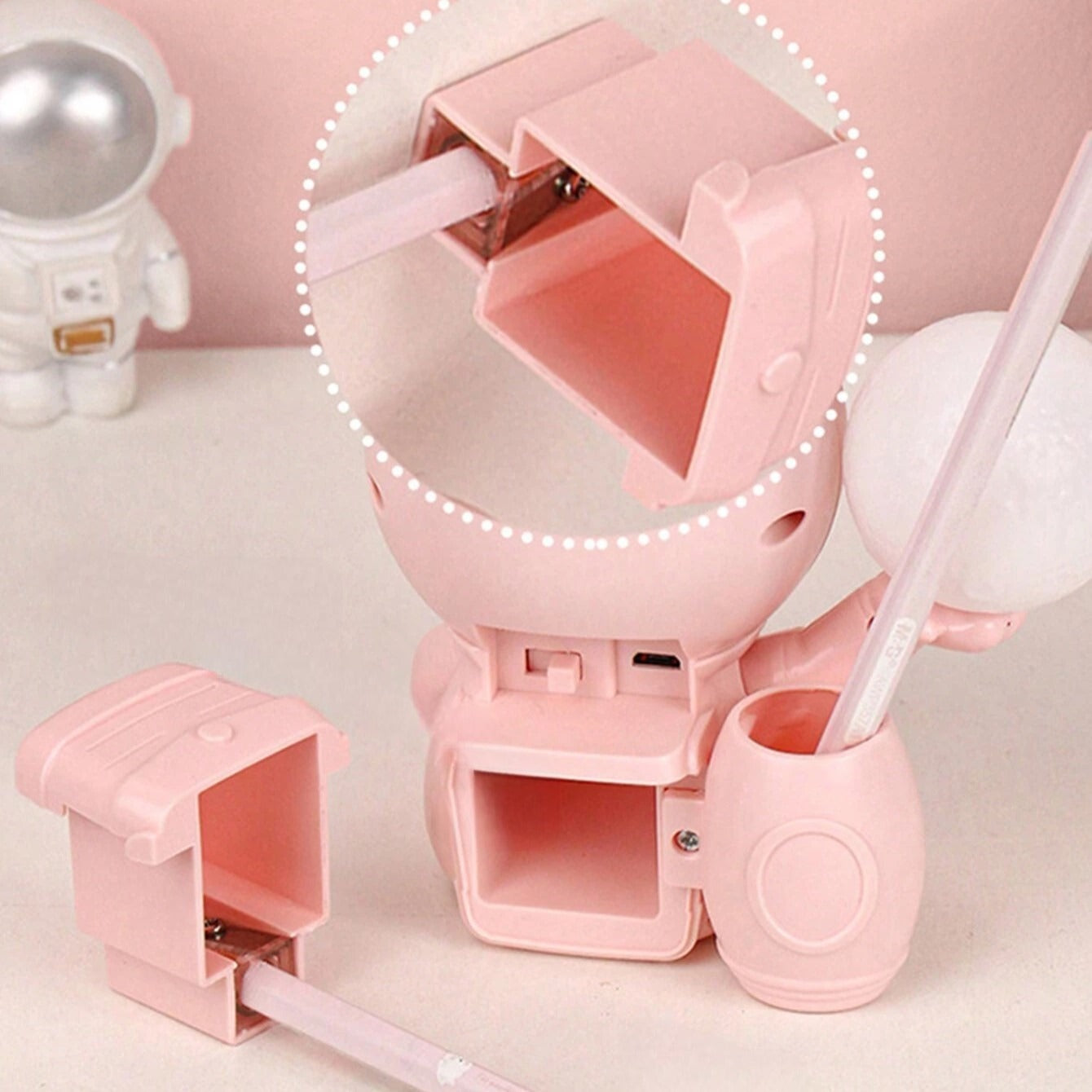Multipurpose Astronaut with Moon Desk Lamp - Tinyminymo
