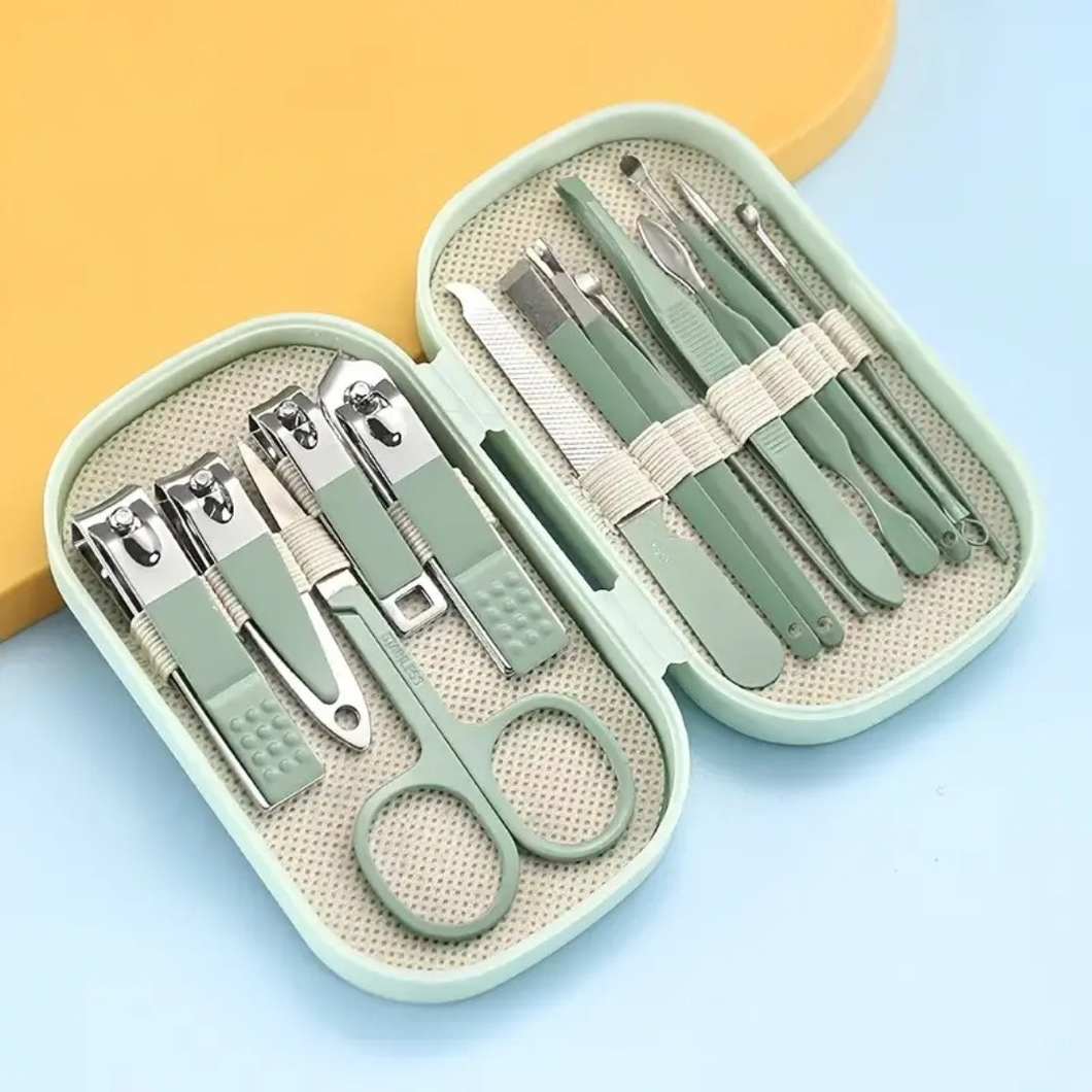 Manicure Kit with Scissors and Nail Clippers in a Green Color - Tinyminymo 