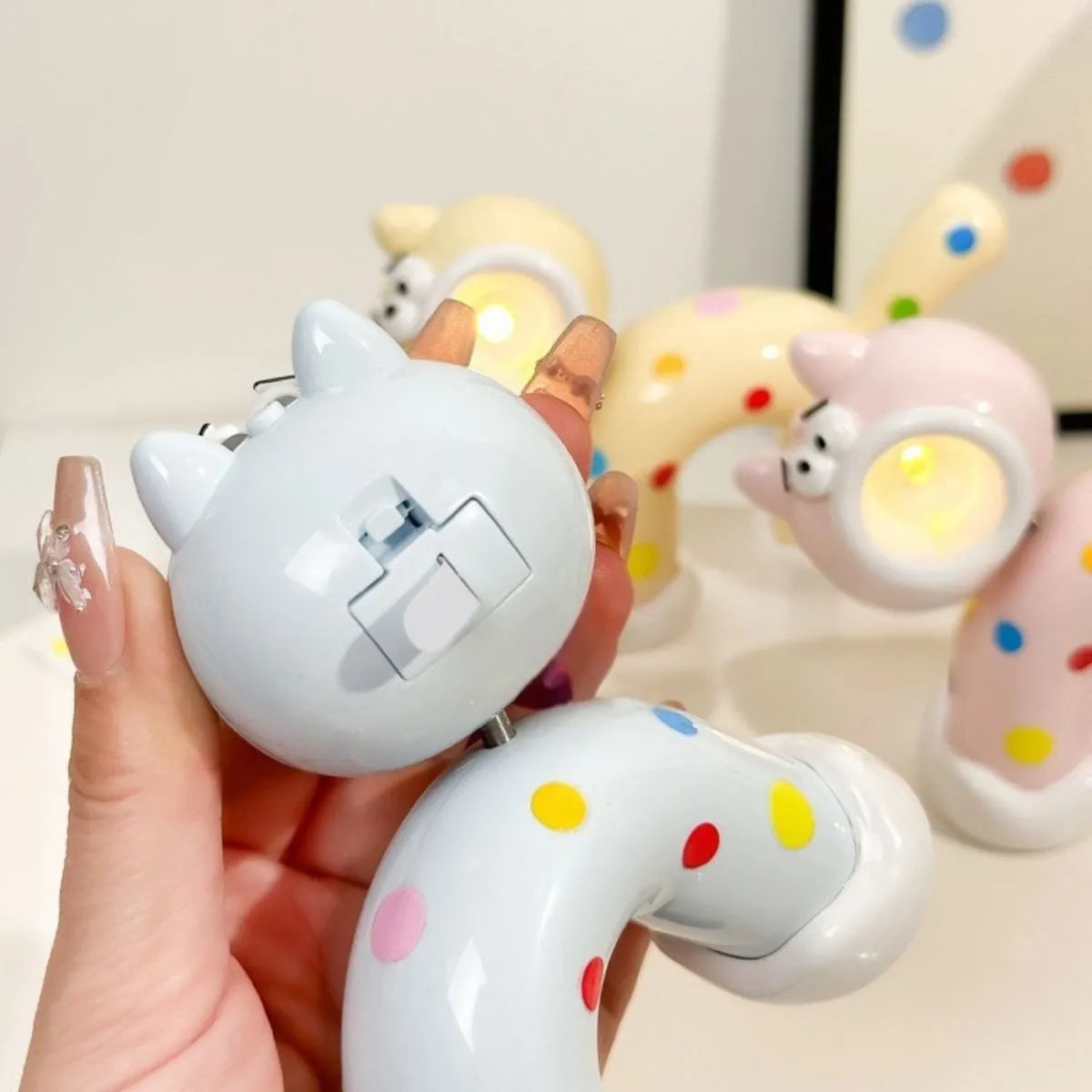 Battery Side of Kitty Desk Lamp - Tinyminymo