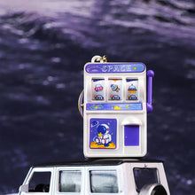Load image into Gallery viewer, Astronaut Slot Machine Keychain - Tinyminymo
