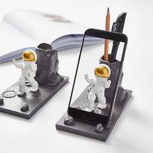 Load image into Gallery viewer, Astronaut Stationery and Phone Holder - Tinyminymo
