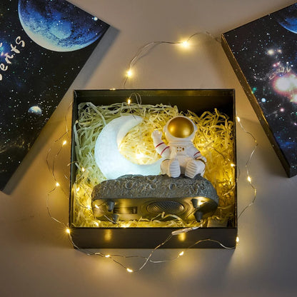 Astronaut Wireless Speaker with LED Luminous Moon - Tinyminymo